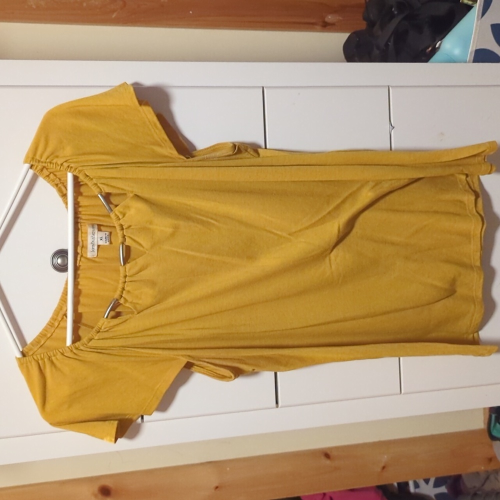 Cap Sleeve Shirt with detail neckline